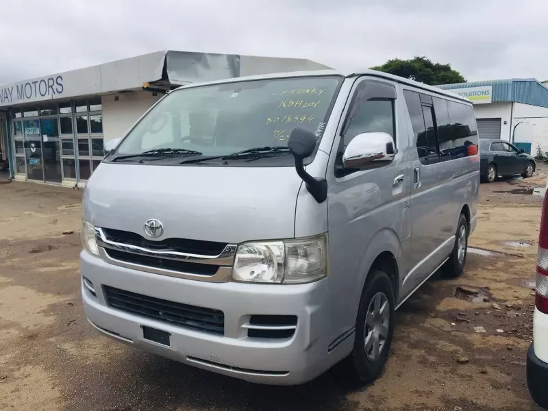 Toyota Hiace 2012