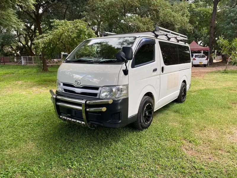 Toyota Hiace 2013