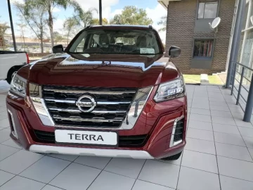 Nissan Terra 6MT / 7AT Premium 2022