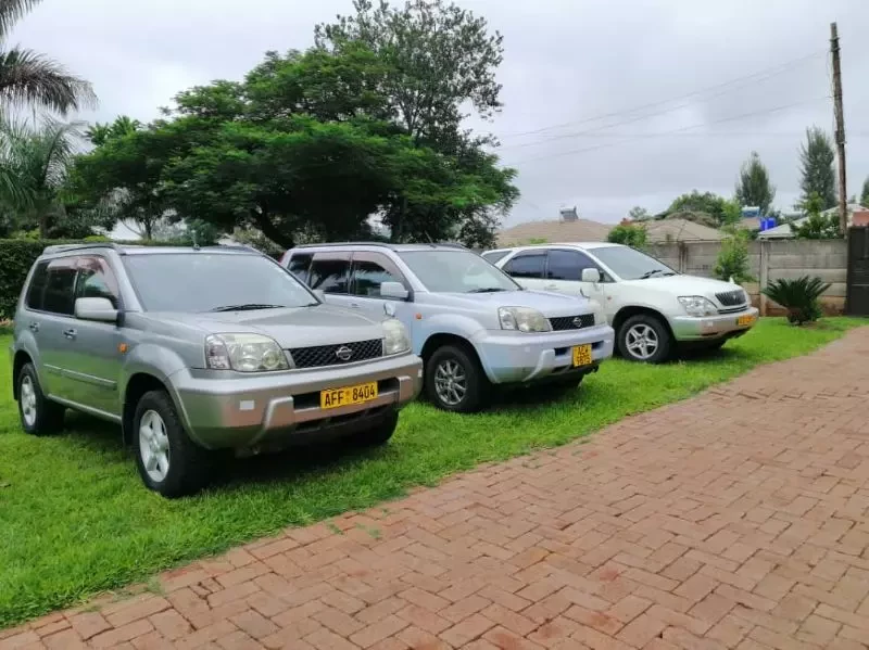 Nissan Xtrail, Honda CRV (Mid SUVs) 4×4)