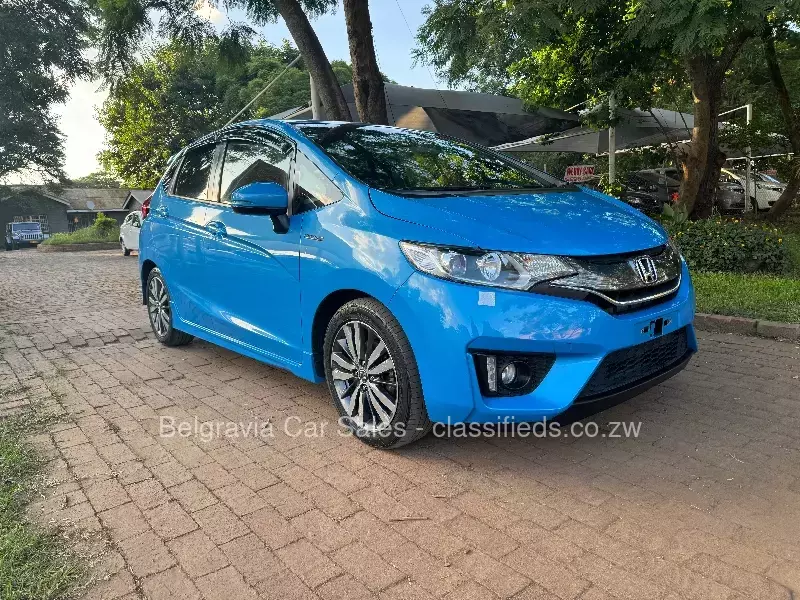 Honda Fit Hybrid 2015