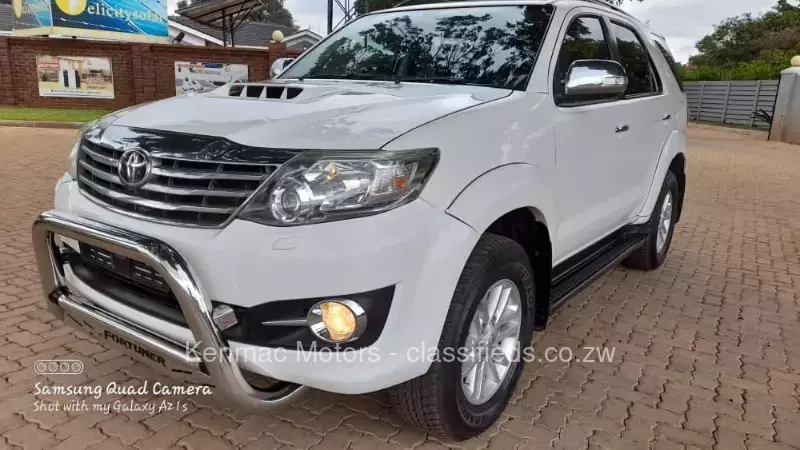 Toyota Fortuner 2015