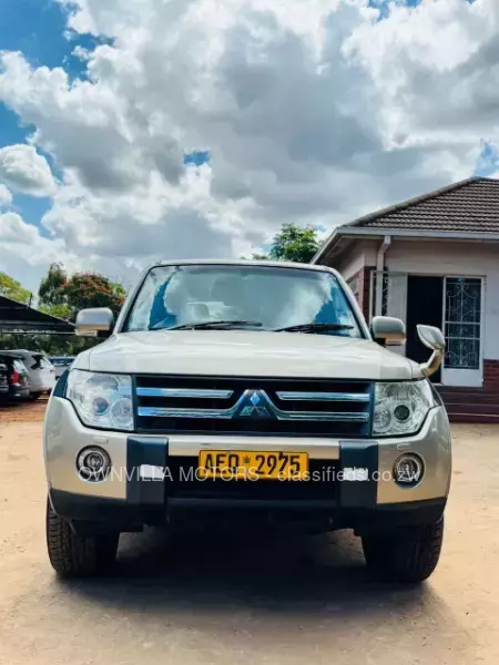 Mitsubishi Pajero 2005