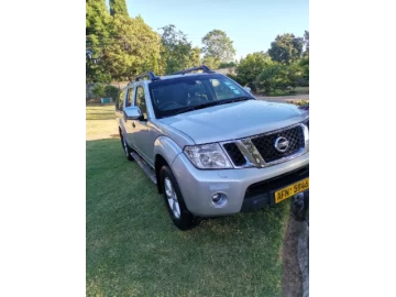 Double Cabs: Nissan Navara, Ford Ranger, Toyota Hilux D4D