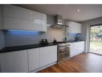 Fitted kitchen