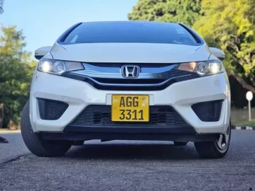 Honda fit hybrid gp5