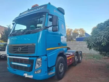Volvo fh12 truck in excellent condition bulawayo