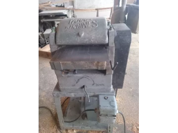 Wood thicknesser planer