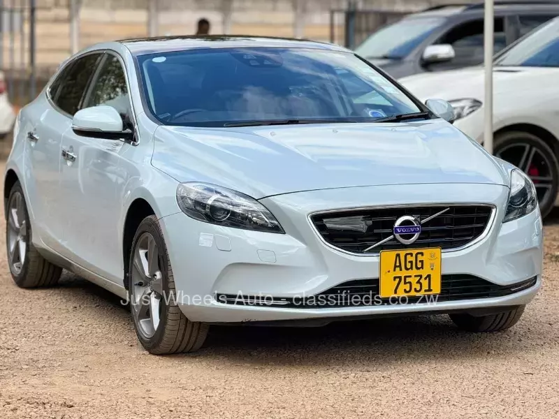 Volvo V40 2014