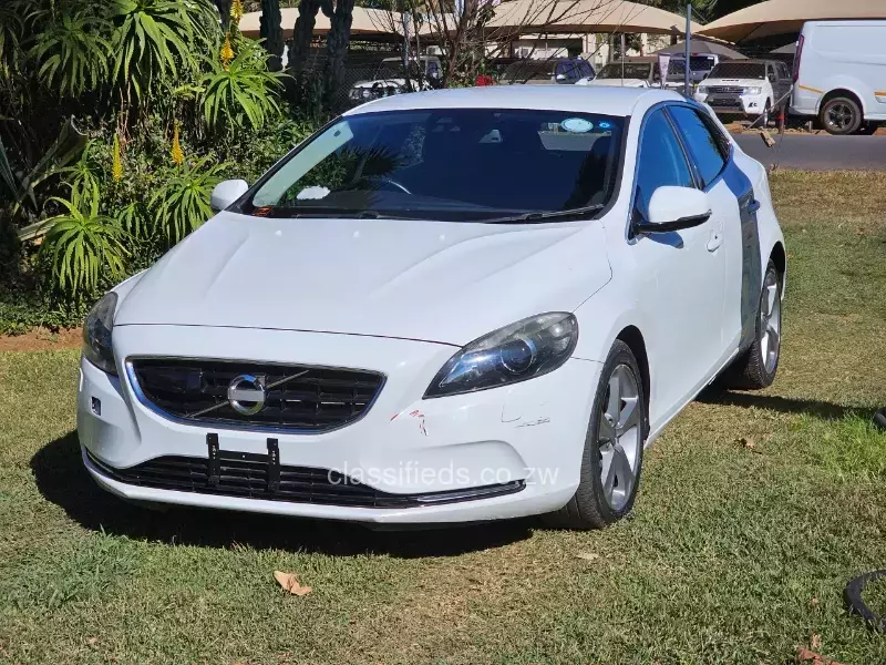 Volvo V40 2014