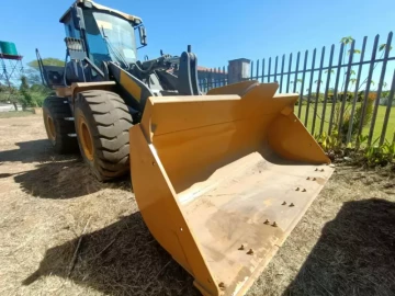 Front end Loader for hire