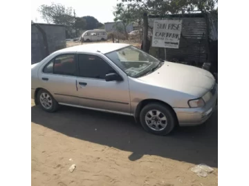 Nissan Sunny 2004