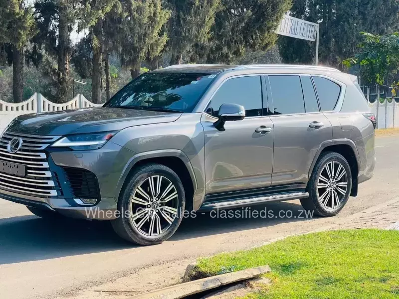 Lexus LX 2024