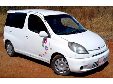 Toyota Funcargo 2001