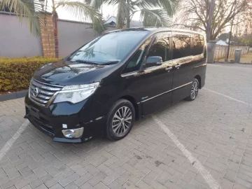 Nissan Serena 2015