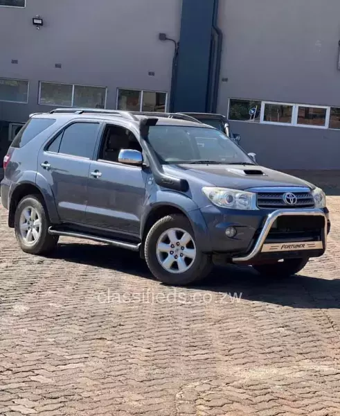 Toyota Fortuner 2012