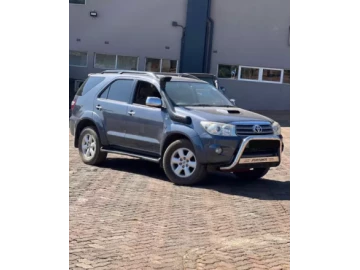 Toyota Fortuner 2012