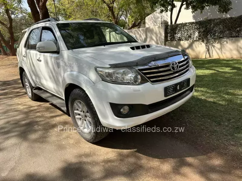 Toyota Fortuner 2014