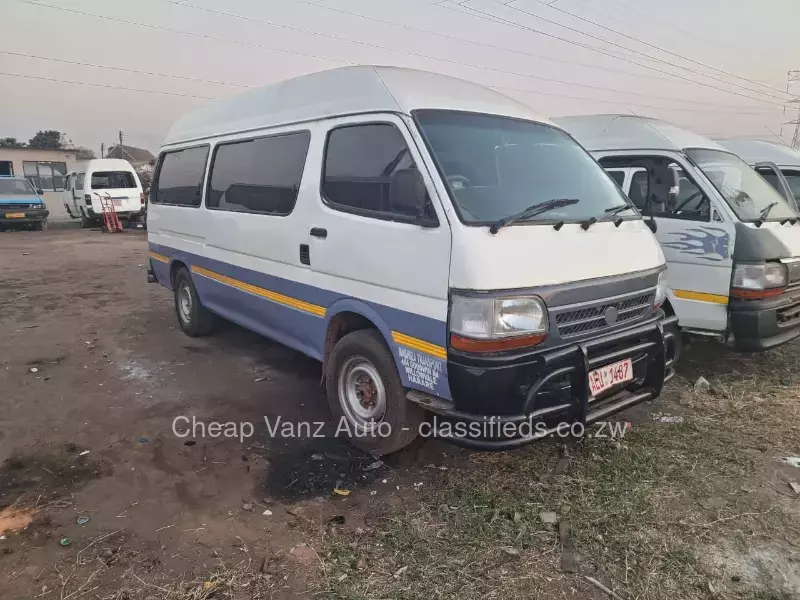 Toyota Hiace 2004