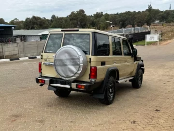 Toyota Land Cruiser Station Wagon 2024