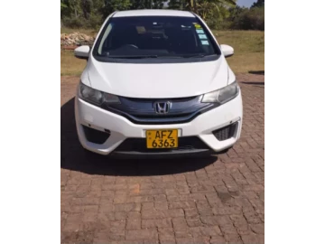 Honda Fit Hybrid 2015