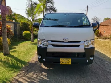 Toyota Hiace 2017