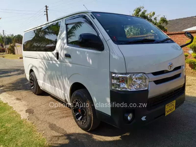 Toyota Hiace 2017