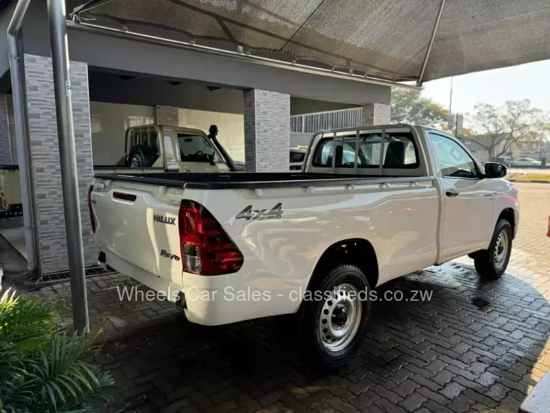 Toyota Hilux 2023