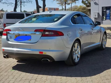 Jaguar XF 2010