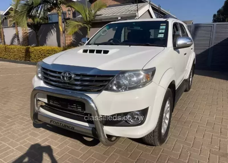 Toyota Fortuner 2015