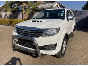 Toyota Fortuner 2015