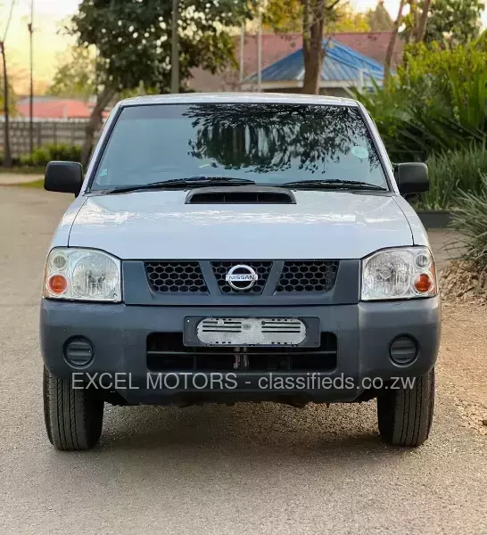 Nissan NP300 2014