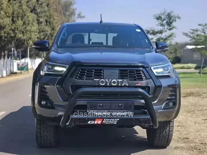 Toyota Hilux Gr sport SA make 2023