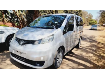 Nissan NV200 2016