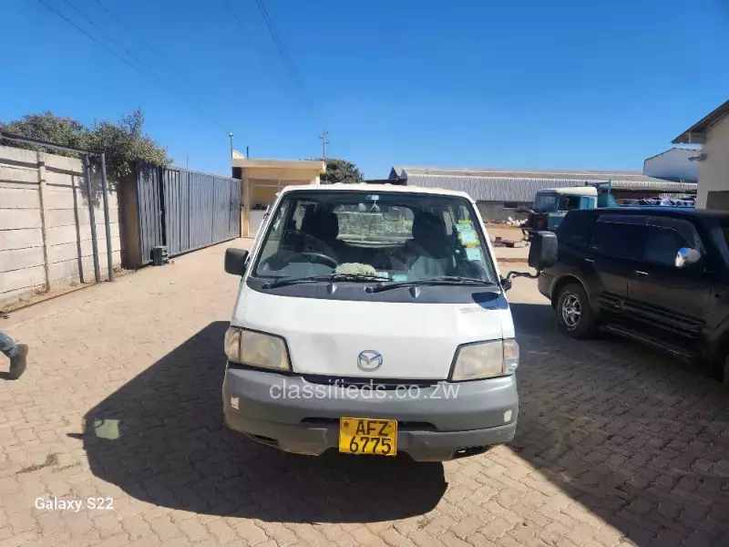 Mazda Bongo 2013