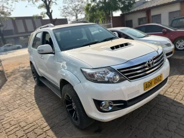 Toyota Fortuner 2013