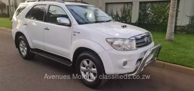 Toyota Fortuner 2010