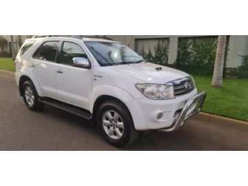 Toyota Fortuner 2010