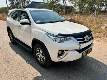 Toyota Fortuner 2016