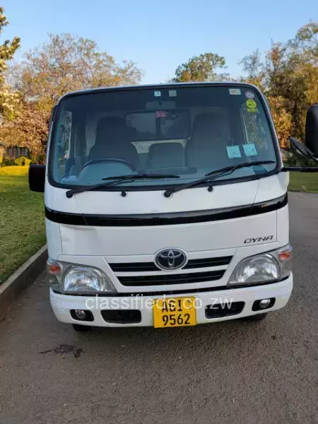 Toyota Dyna 2016