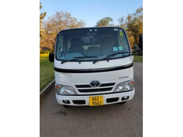 Toyota Dyna 2016