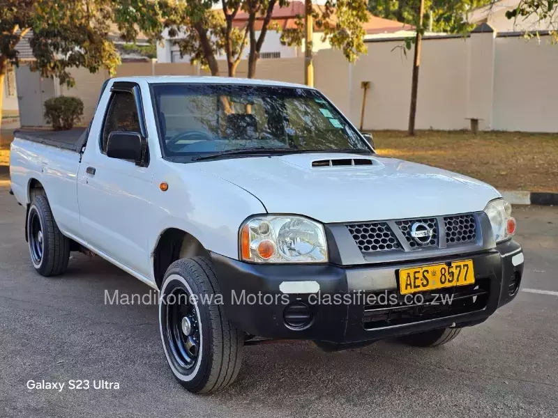 Nissan NP300 2013