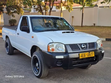 Nissan NP300 2013