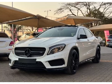 Mercedes Benz GLA 2016