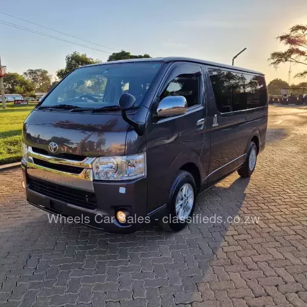 Toyota Hiace 2017