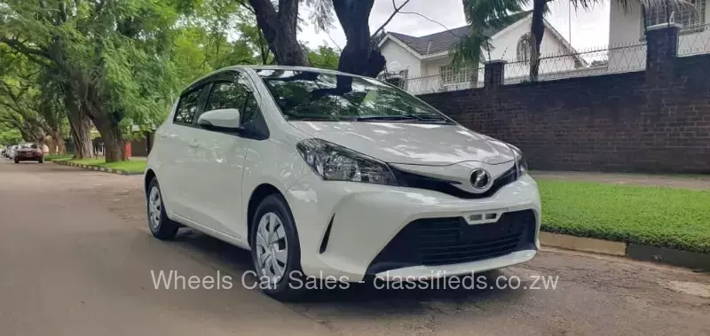 Toyota Vitz 2015