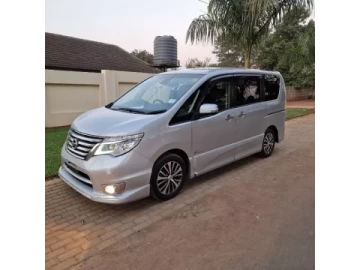 Nissan Serena 2015