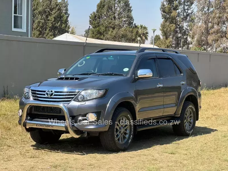 Toyota Fortuner 2015