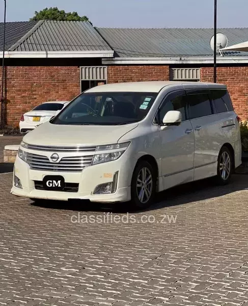 Nissan Elgrand 2013