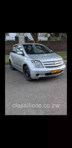 Toyota IST 2003